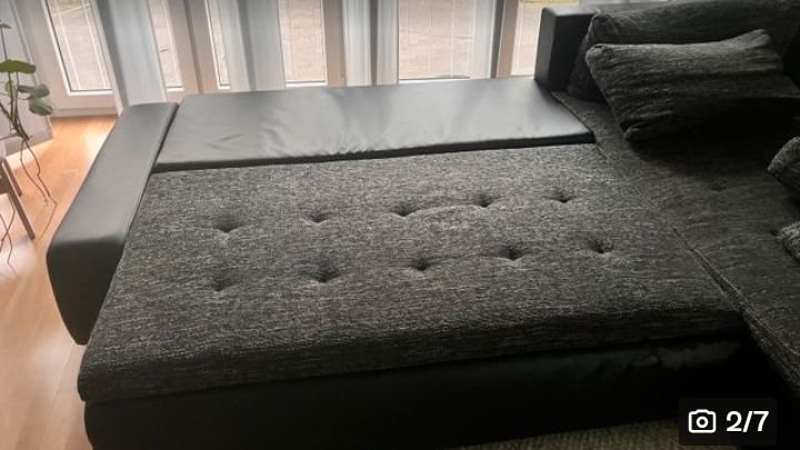 Ein Ecksofa