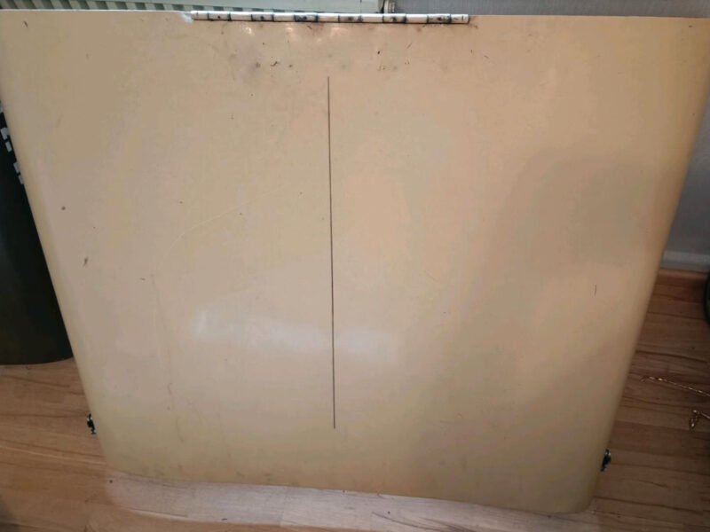 Motorhaube ca 85 x 107 x 10cm und ca 7,5 Kg